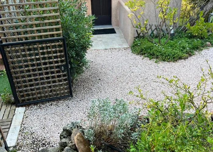 Apartment Avec Jardin Et Cuisine D'ete Saint-Raphael (Var)